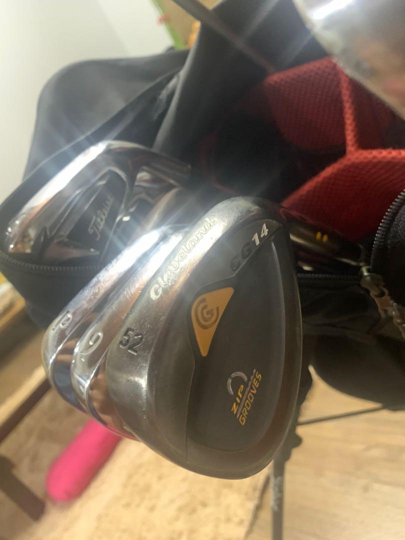 Titleist Golf Set (Category: Golf) located in Caloocan City. Submitted by nbapop.buysell (Listing ID 1100939608, Image 3). Description: Driver Titleist 917D3 Regular Flex Irons VG3 5-P Regular Flex NSPRO 970 Fairway Wood 910F 19* 915H hybrid Wedges Titleist Vokey Design 58* Cleveland Golf 52* Putter Beres BH-001 Titleist Bag.