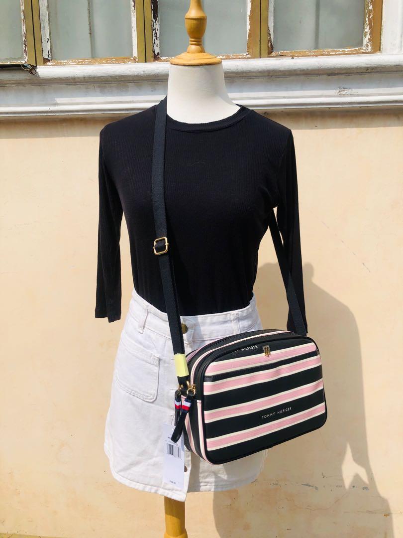 TOMMY HILFIGER DOUBLE ZIP CROSSBODY BAG, Women's Fashion, Bags