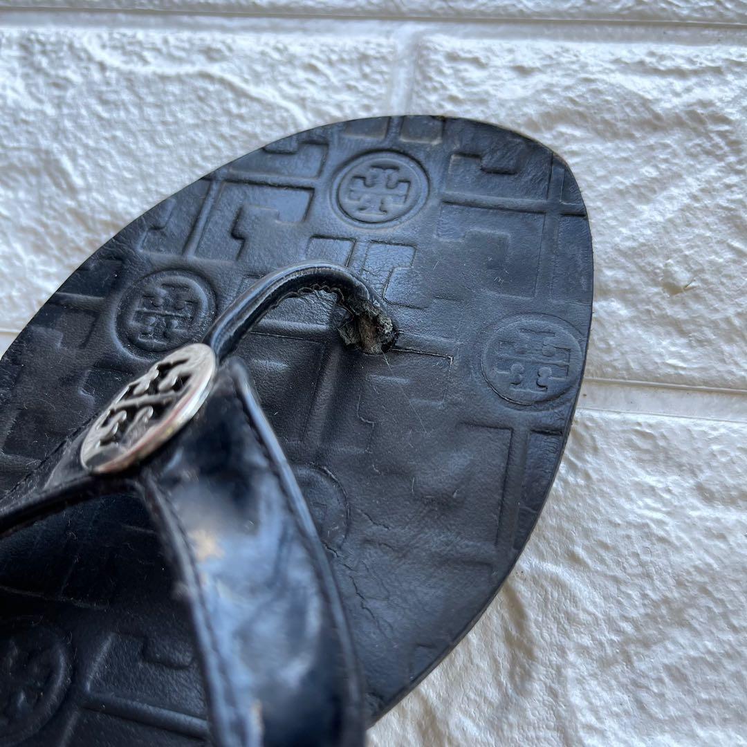 Tory Burch Thong sandals (Category: Flats & Sandals) located in Davao. Submitted by limebliss (Listing ID 1100833070, Image 3). Description: With flaws on pair see pic Size: 8.5.