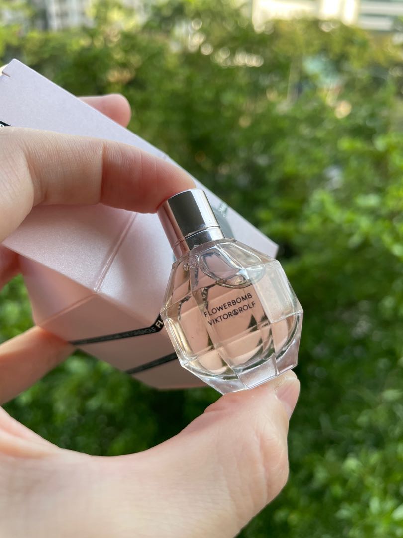 Flowerbomb perfume travel 2025 size