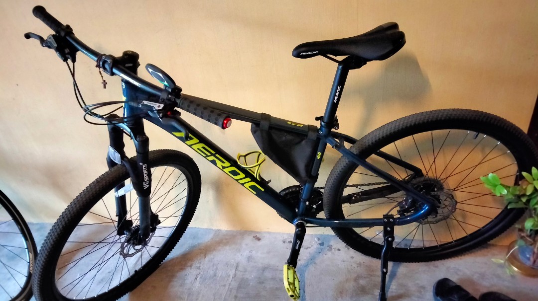 Aeroic Warrior 450 Sports Equipment Bicycles Parts Bicycles