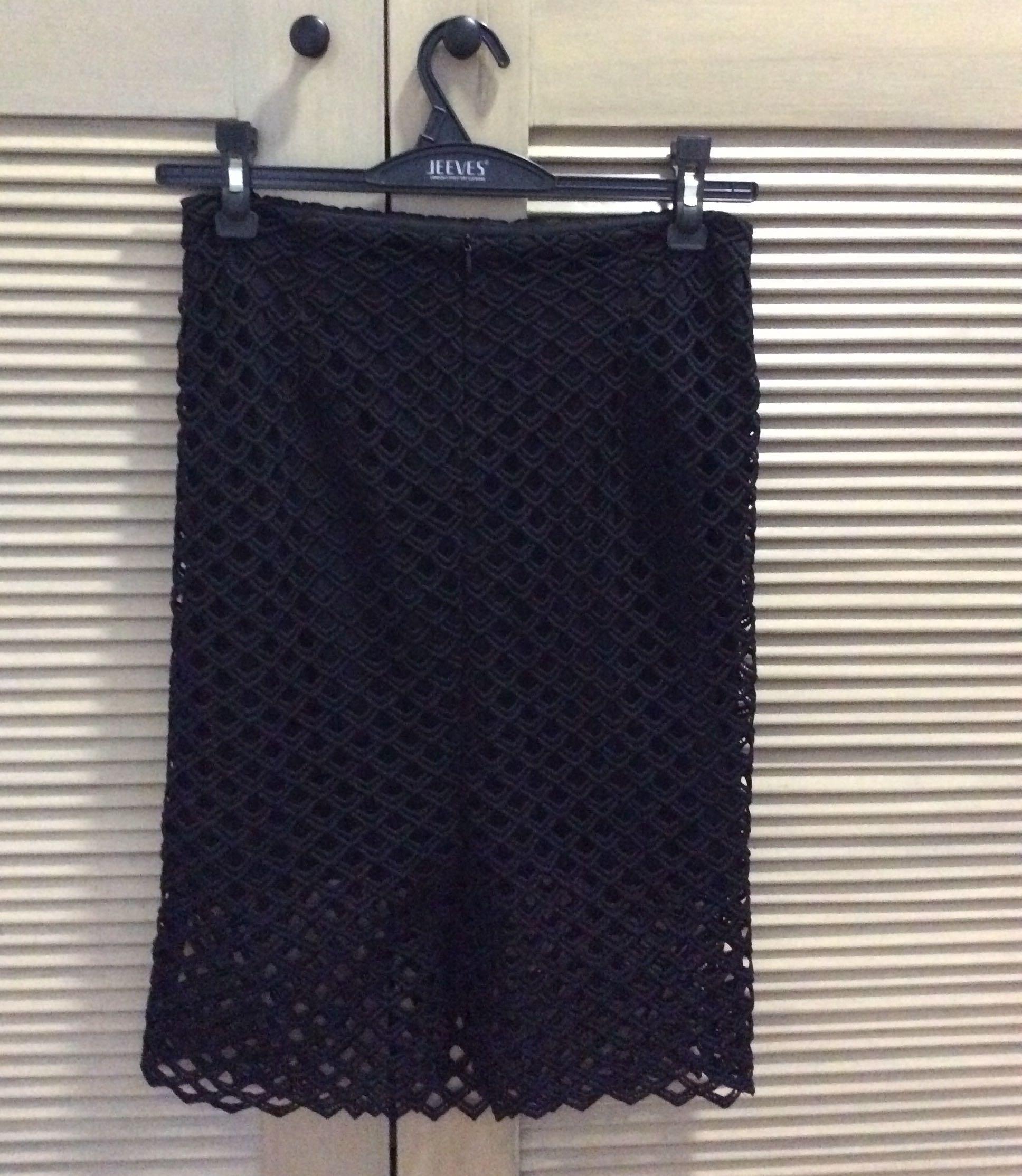 BNWOT Zara black skirt (Category: Skirts) located in Quezon City. Submitted by redddtag (Listing ID 1101109218, Image 2). Description: Brand new without tag Zara black skirt Size Medium No pic when worn NO LBC COP payment by BDO OR BPI FAMILY SAVINGS BANK .