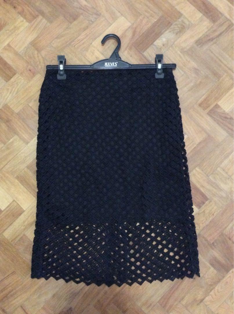 BNWOT Zara black skirt (Category: Skirts) located in Quezon City. Submitted by redddtag (Listing ID 1101109218, Image 3). Description: Brand new without tag Zara black skirt Size Medium No pic when worn NO LBC COP payment by BDO OR BPI FAMILY SAVINGS BANK .