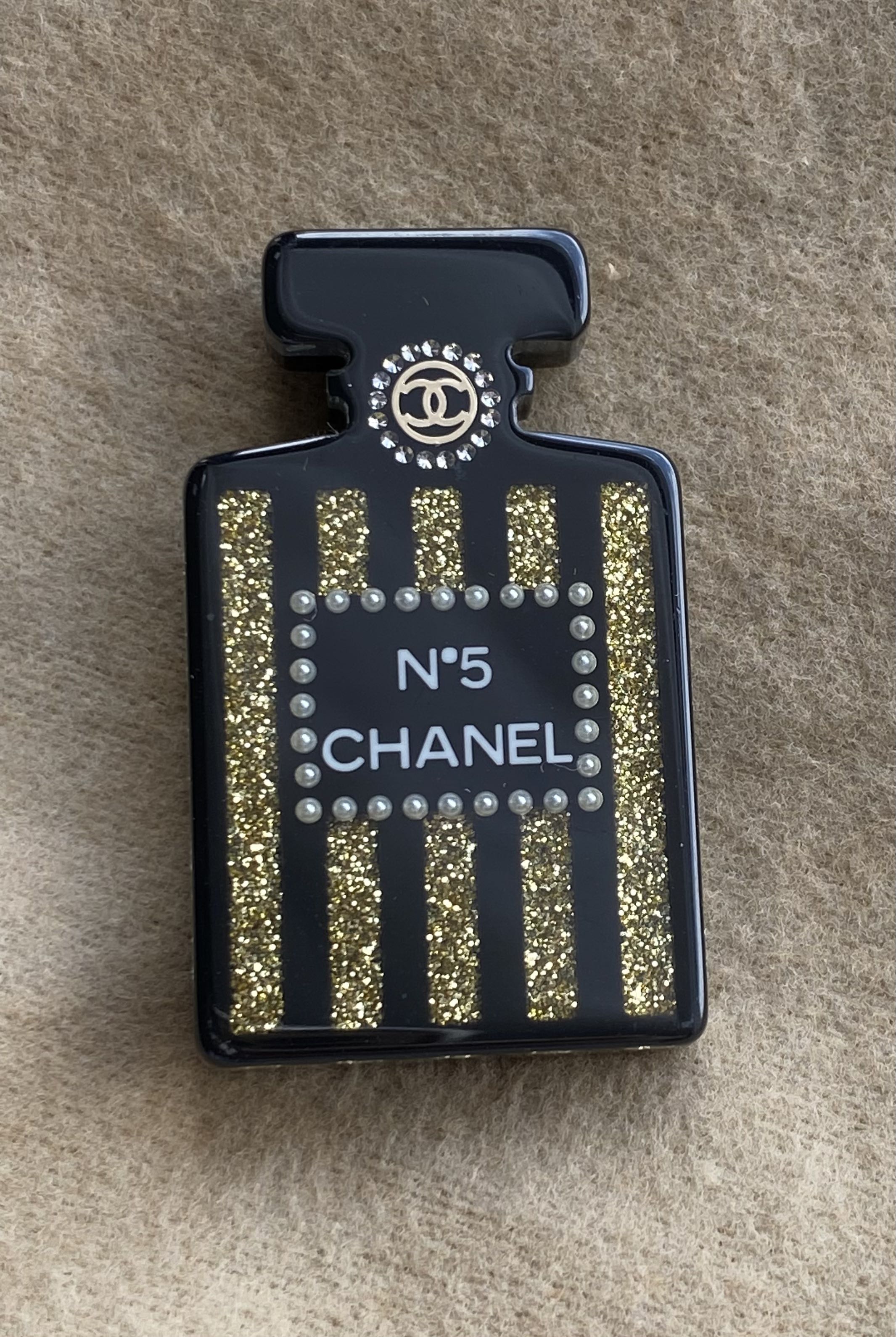 Chanel No. 5 perfume bottle brooch, Women's Fashion, Watches