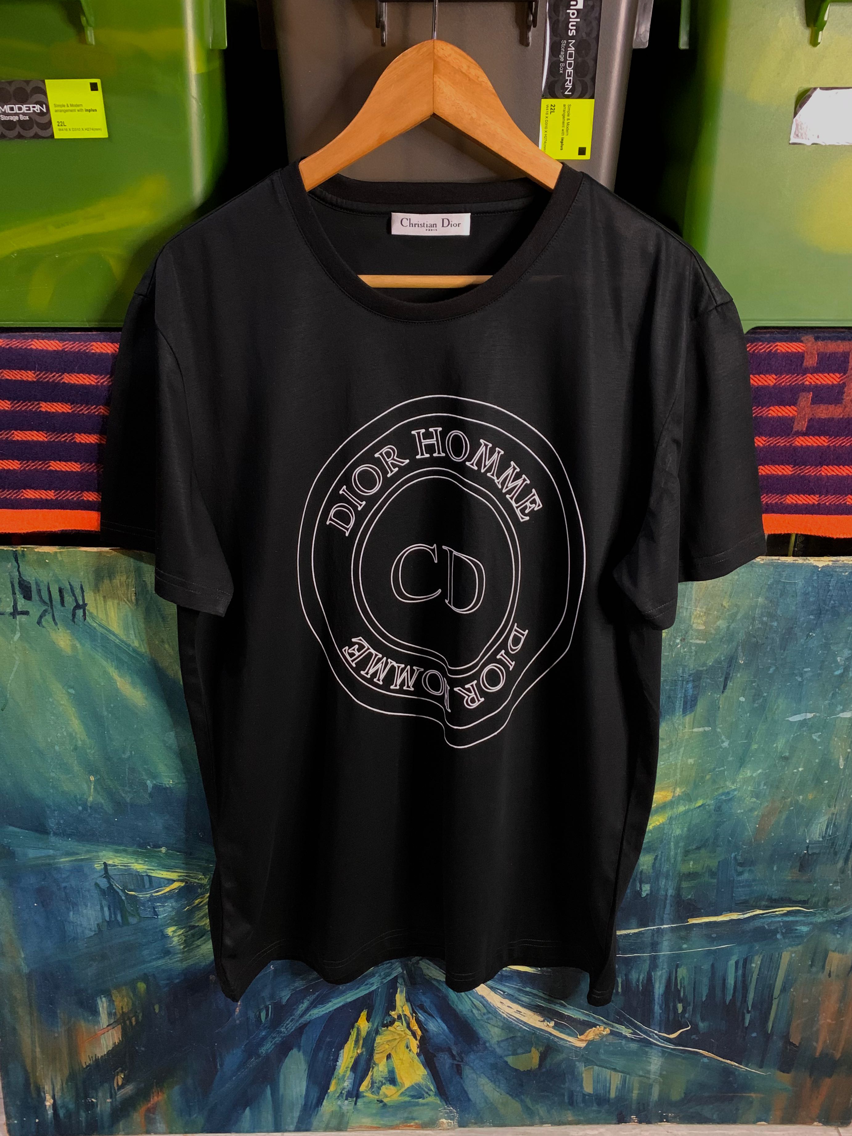 white jeans black t shirt