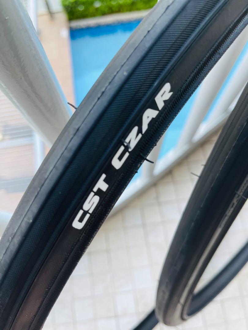 Cst czar sales 700x25c price