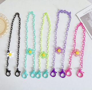 Daisy Mask Chain