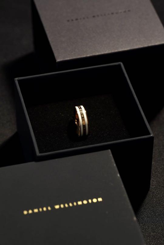 Classic ring deals satin white