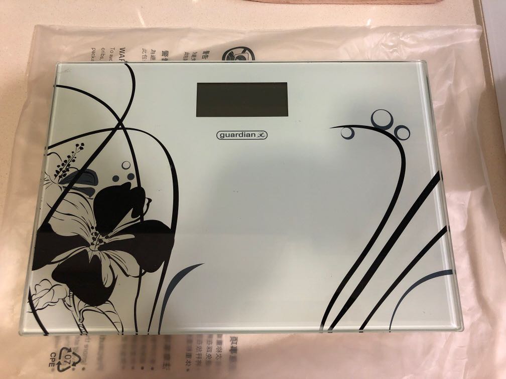 Guardian digital weighing scale, Health & Nutrition, Health Monitors