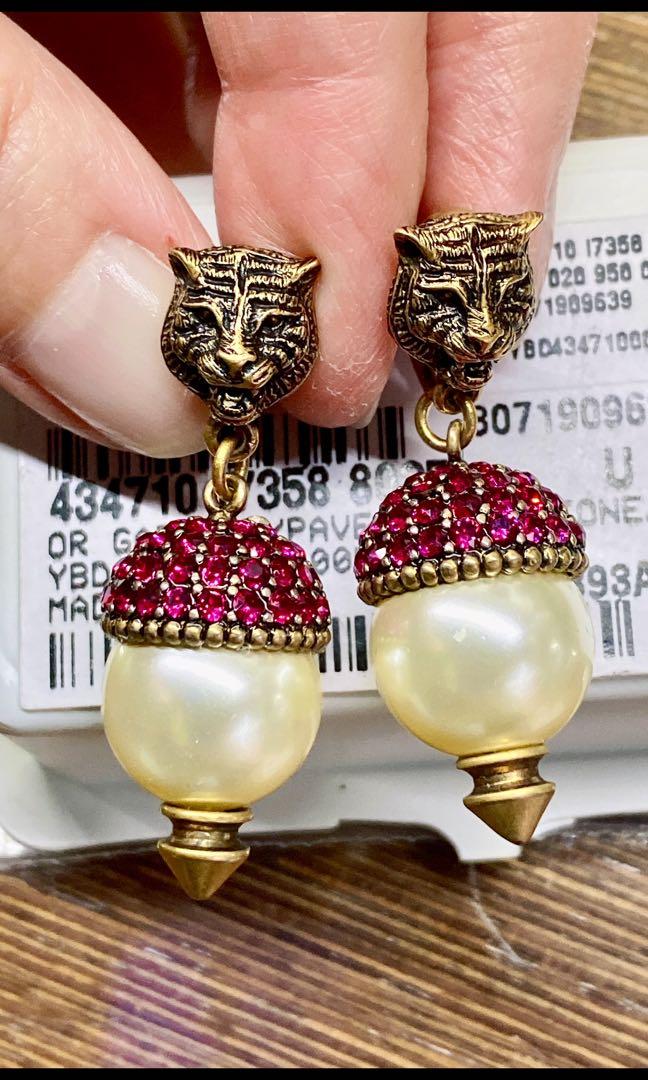 Gucci top feline earrings