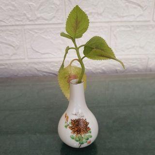 Mini ceramic crysanthemum chinese flower vase
