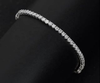 (Category: ) located in . Submitted by moissanite_me (Listing ID 1101052830, Image 1). Description: .