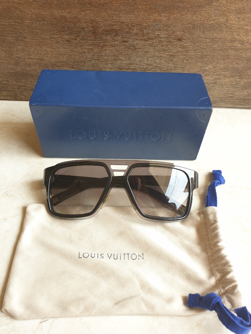 Mulus .authentic kacmata .sunglasses louis vuitton lv, Fesyen Pria,  Aksesoris, Kacamata di Carousell