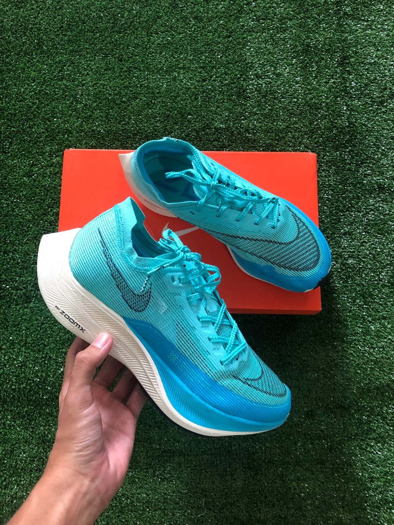 Nike zoomx vaporfly next aurora hotsell