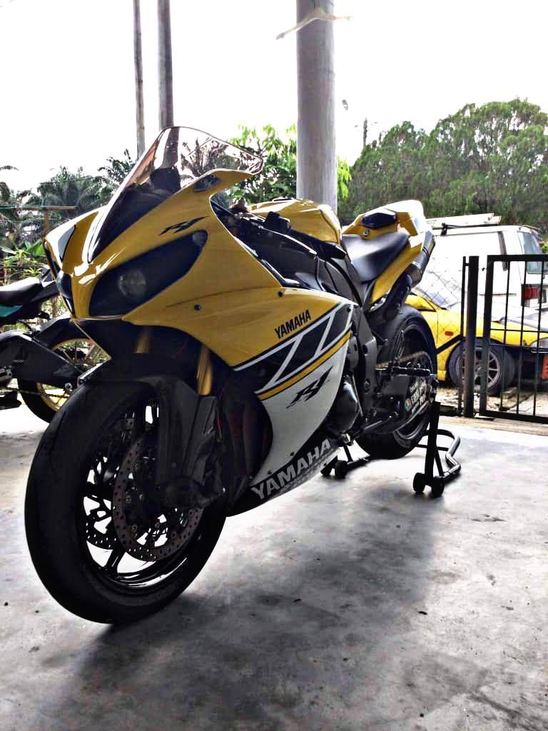 Yamaha r1 discount tcs