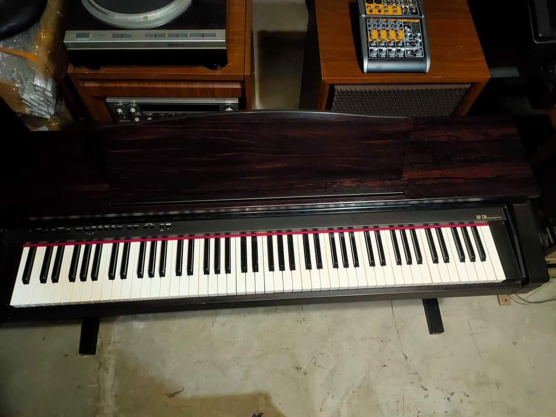 Roland HP 230 88 Key Weighted Hammer Action Digital Piano Hobbies