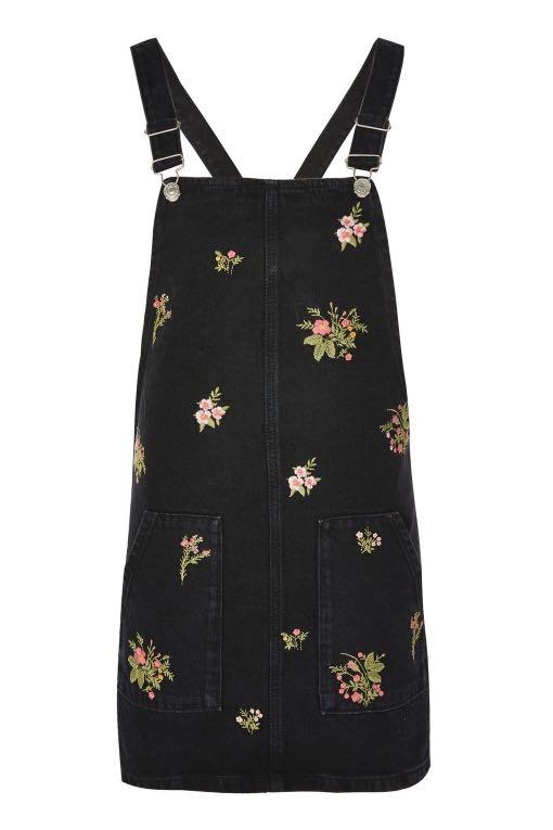 Black floral pinafore dress online
