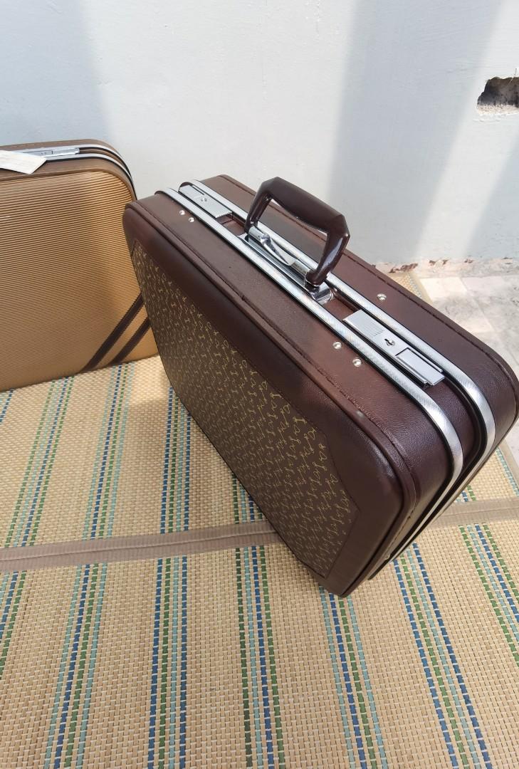 Vintage luggages (Category: Luggage) located in Quezon City. Submitted by vintagespektroom (Listing ID 1101106371, Image 3). Description: For sale vintage luggages In good condition Dimensions: H38cm x W50cm x D17cm Price: 3,000 each If interested just text or call me 09171548596 Quezon city area Can ship at buyer's expense MOP: Lalamove COD/ Bank Transfer/ Gcash.