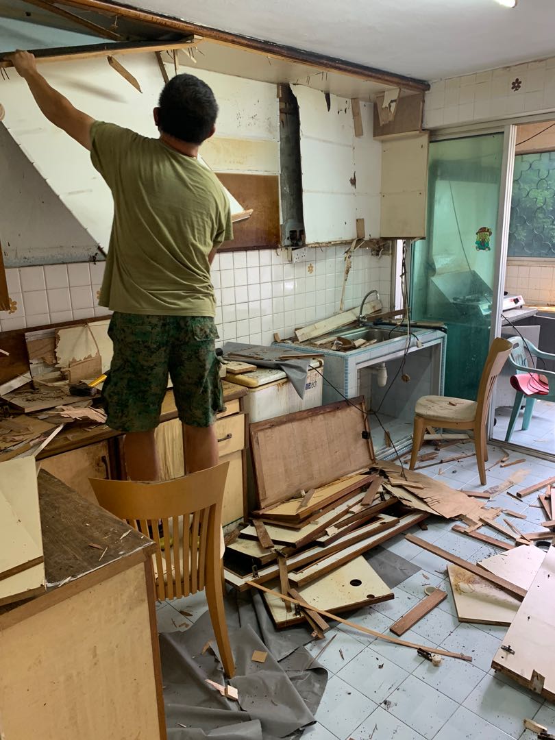 Dismantle & dispose kitchen