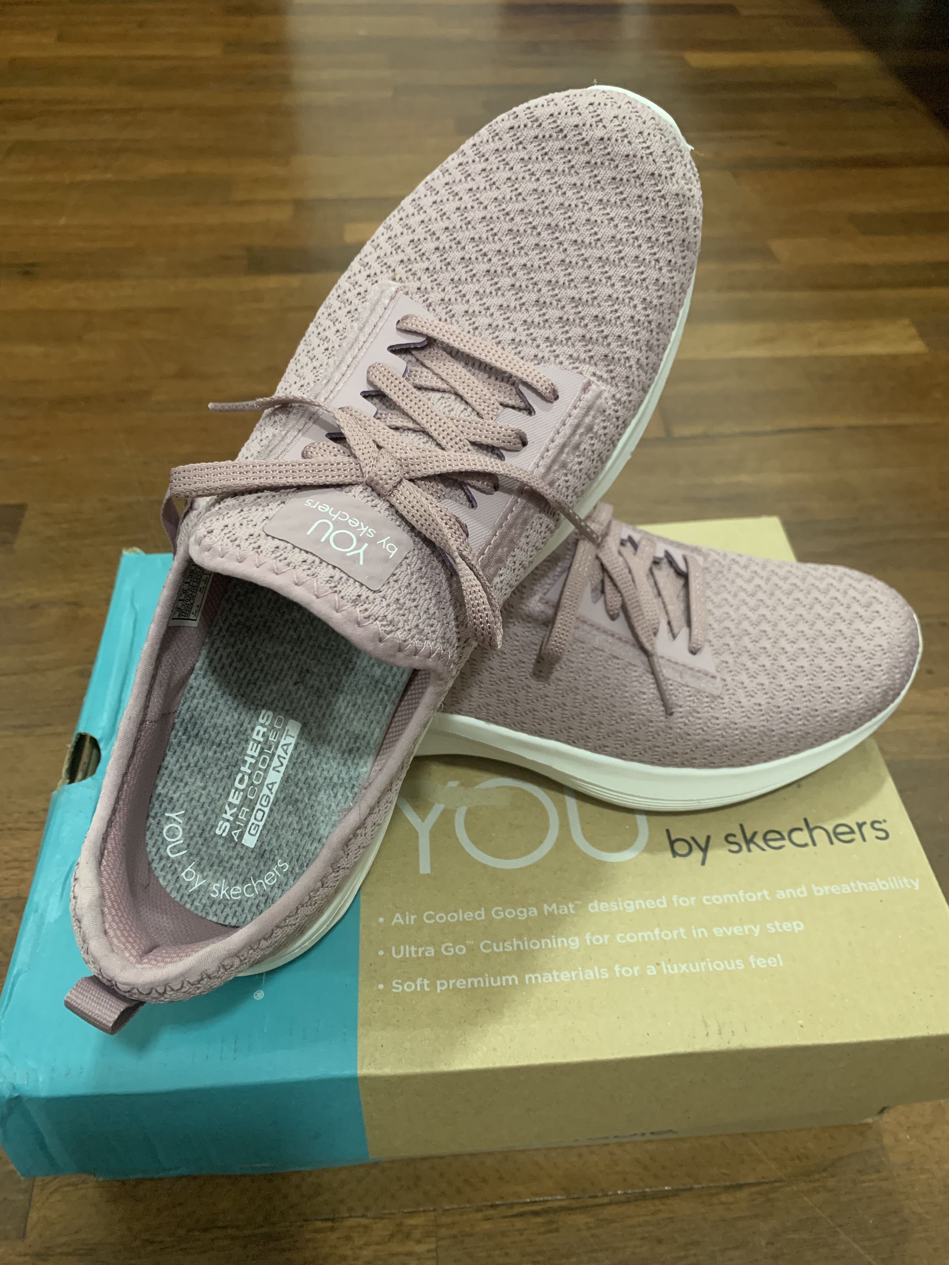You shop by skechers