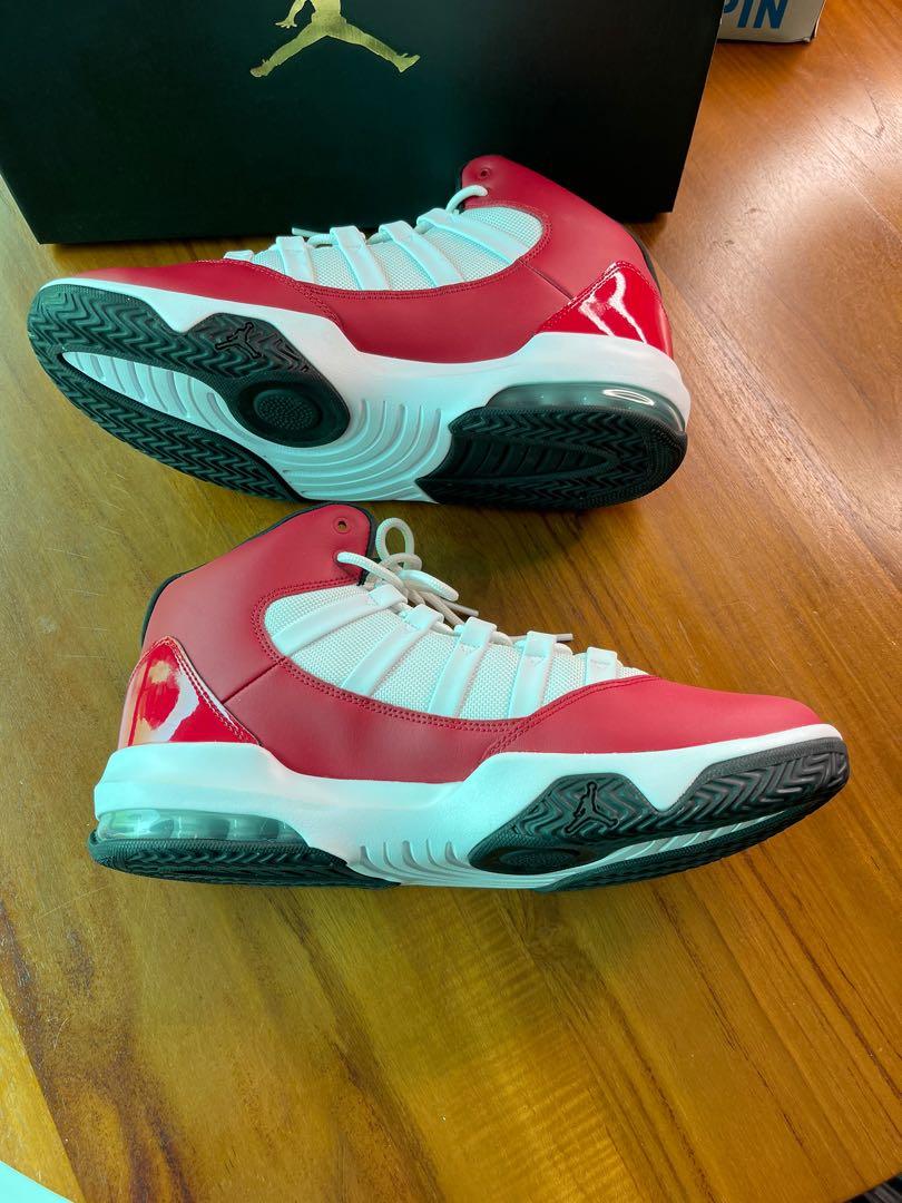 AIR JORDAN MAX AURA RED WHITE BLACK UK 9 US10 Men s
