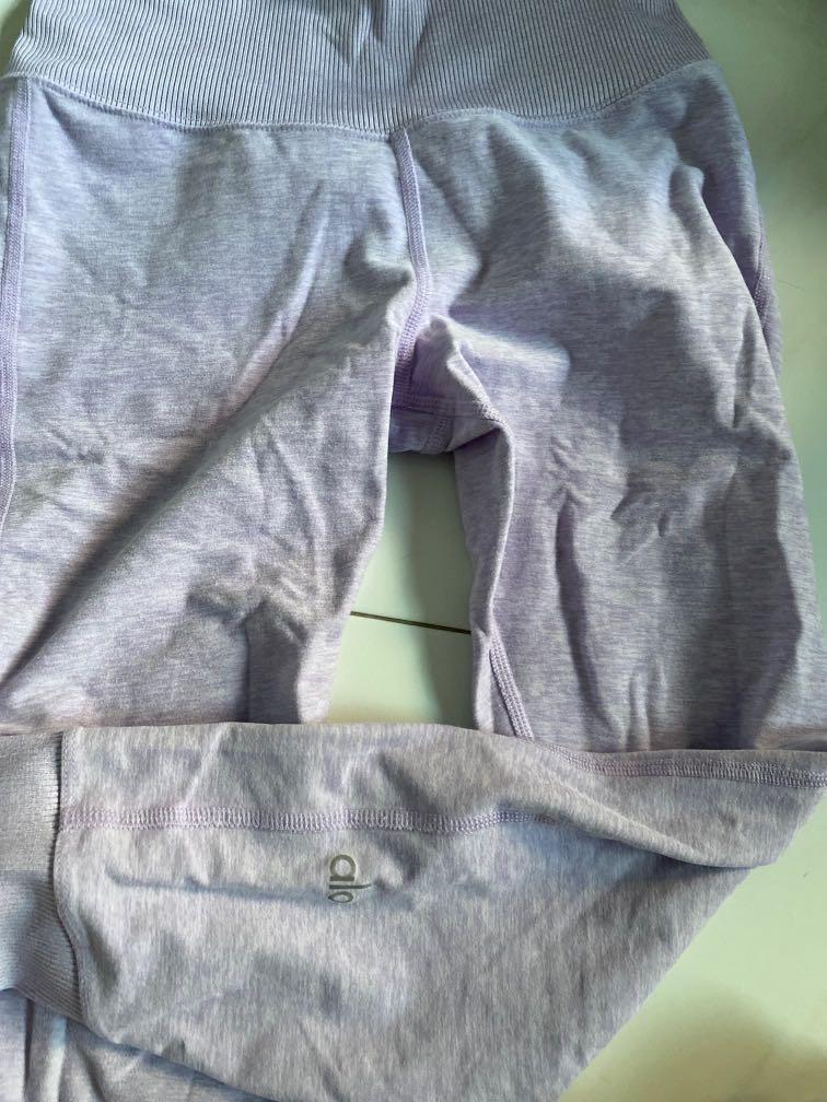 Alo soft 7/8 lounge leggings XS (Category: Activewear) located in Singapore. Submitted by jacess (Listing ID 1101335281, Image 2). Description: .