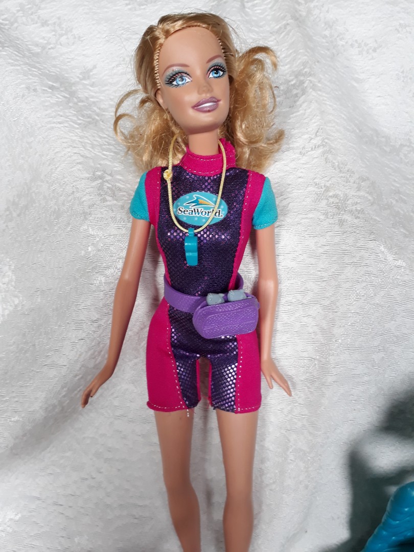 Barbie I Can Be SeaWorld Trainer Doll Play Set
