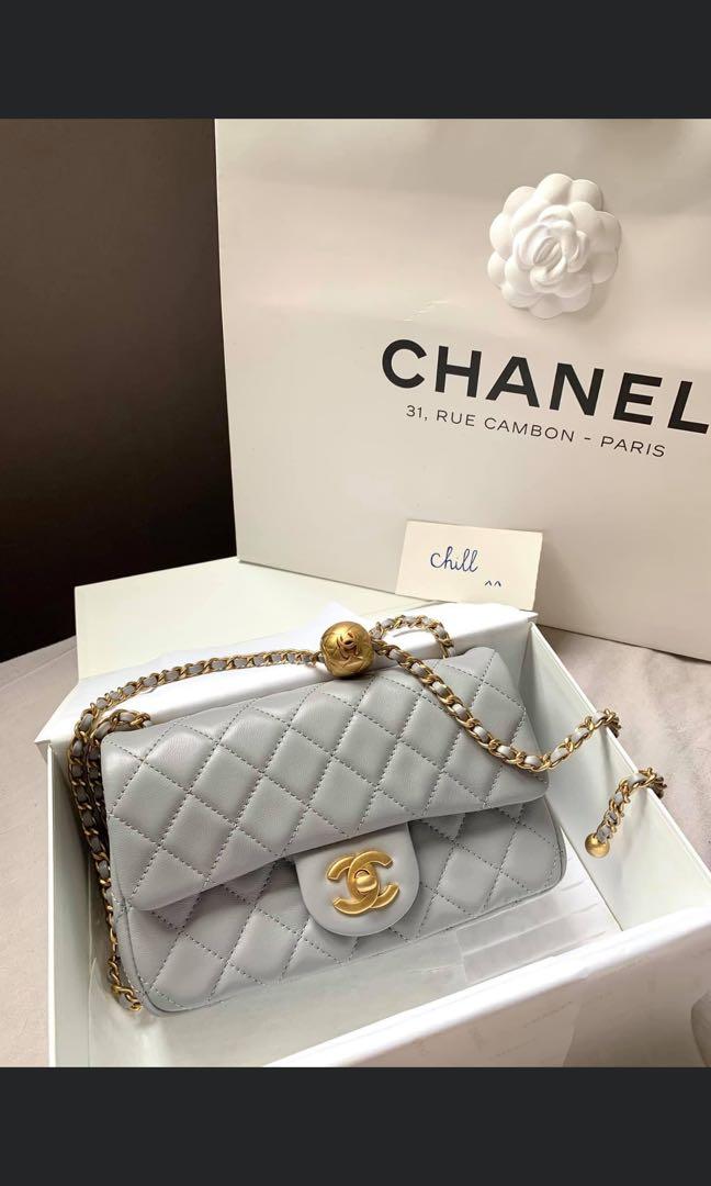 What fits inside CHANEL SQUARE MINI FLAP with PEARL CRUSH? unbox / modshots  / how to wear? 