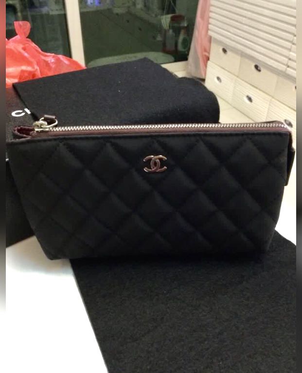 chanel pouch