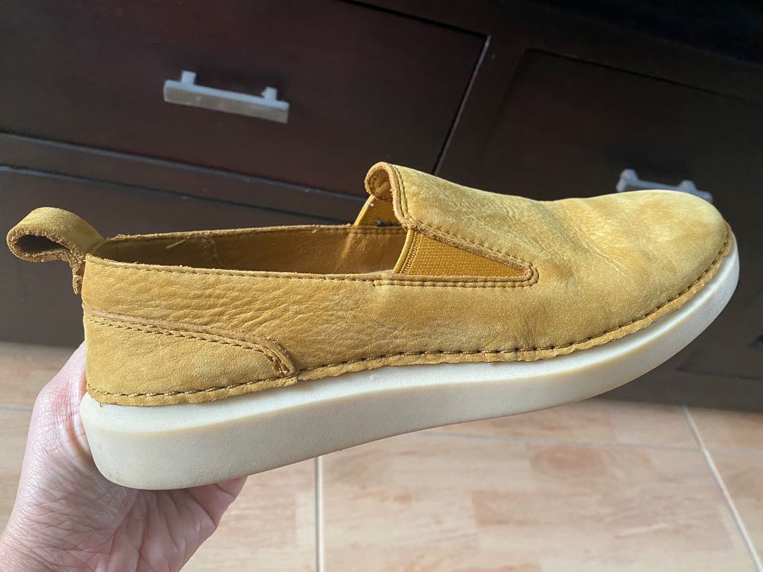 Clarks Active Air Shoes / Loafers, Women's Fashion, Footwear, Loafers on  Carousell