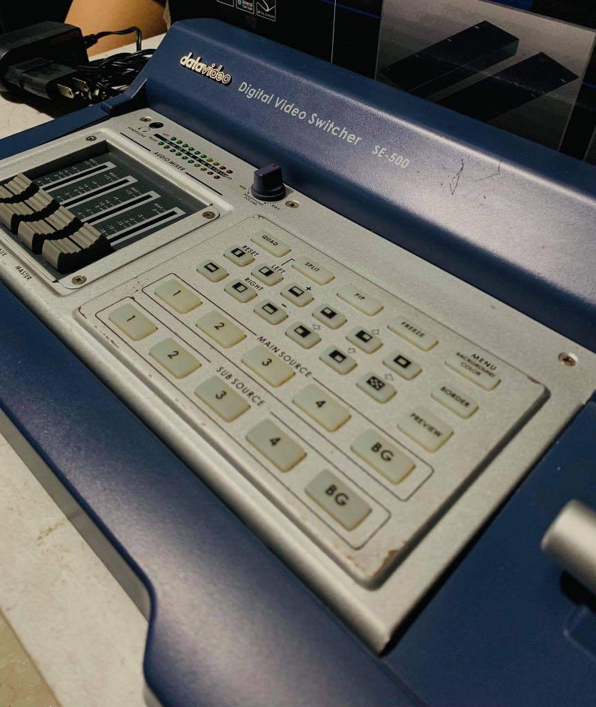 Data Video SE500 (Category: Soundbars, Speakers & Amplifiers) located in Manila. Submitted by nicefab (Listing ID 1101386339, Image 2). Description: DATA VIDEO SE500 SD 4-Channel Digital Video Switcher - Mint (8/10) condition - Comes with free tour case - Php 15,000 (negotiable) Specifications: 4 Channel Analogue Vision Mixer S-Video (Y/C) or Composite Video Inputs Component YUV / S-Video (Y/C) / 2 x Composite Video Outputs 1 x Stereo (Unbalanced