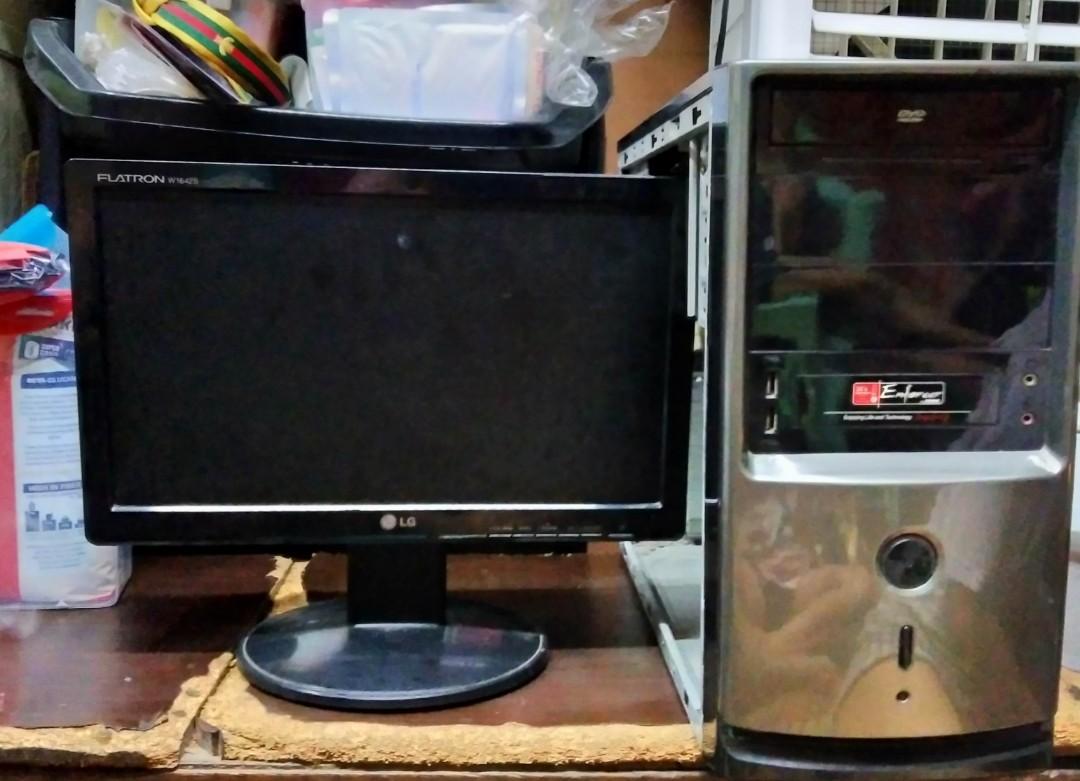 Defective computer set (Category: Desktops) located in Marikina City. Submitted by mightydeer_1c3906 (Listing ID 1101323805, Image 1). Description: not working Nag oopen pareho hindi dumedertso Ng bukas. May unting bubbles sa monitor sa bandang itaas. old windows installed.