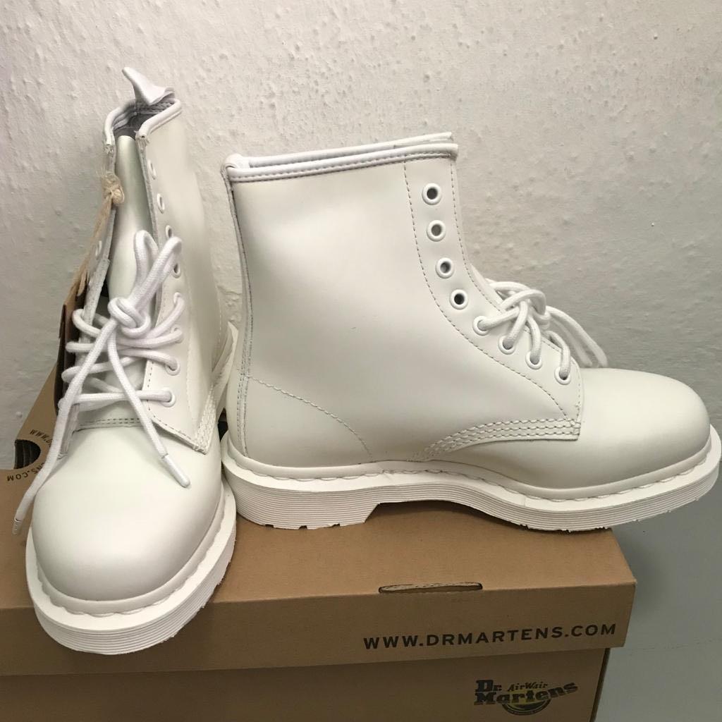 White dr top martens size 6