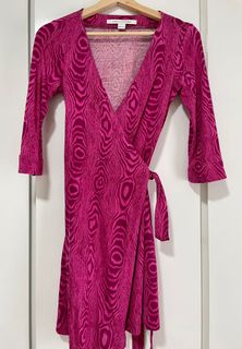 (Category: ) located in . Submitted by trinkets8182 (Listing ID 1101274212, Image 1). Description: .