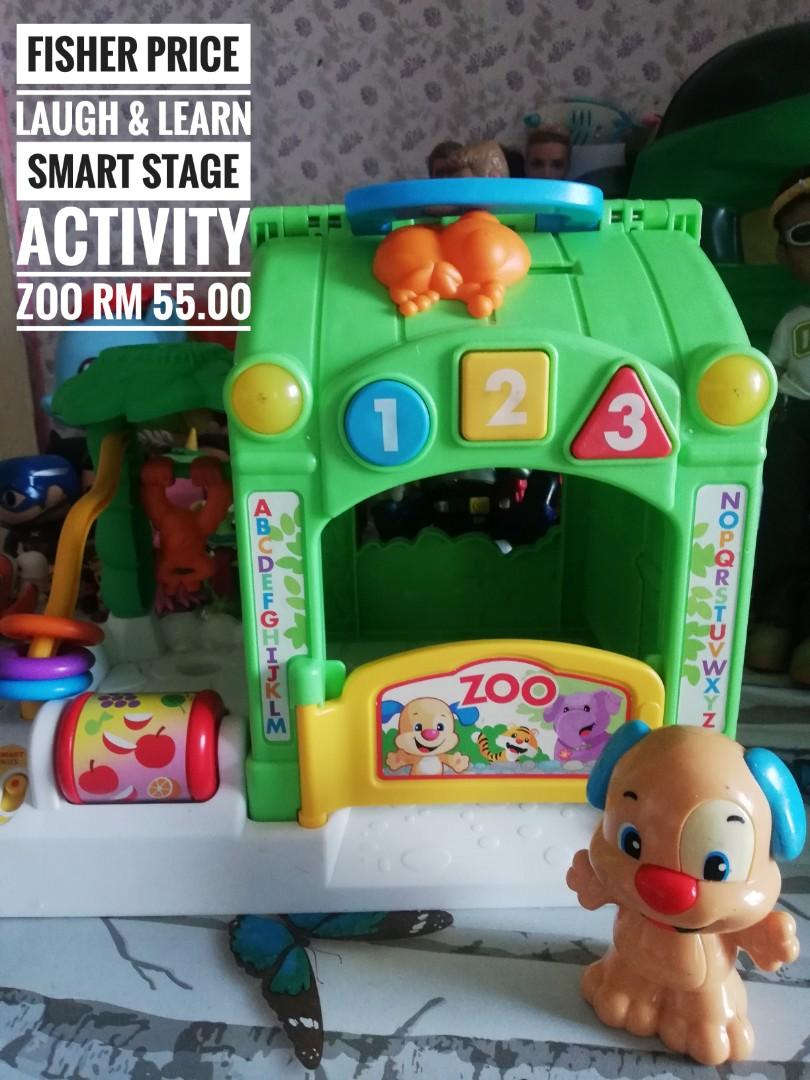 Smart store stages zoo