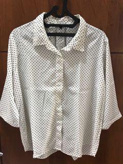 Kemeja Polkadot kecil kecil