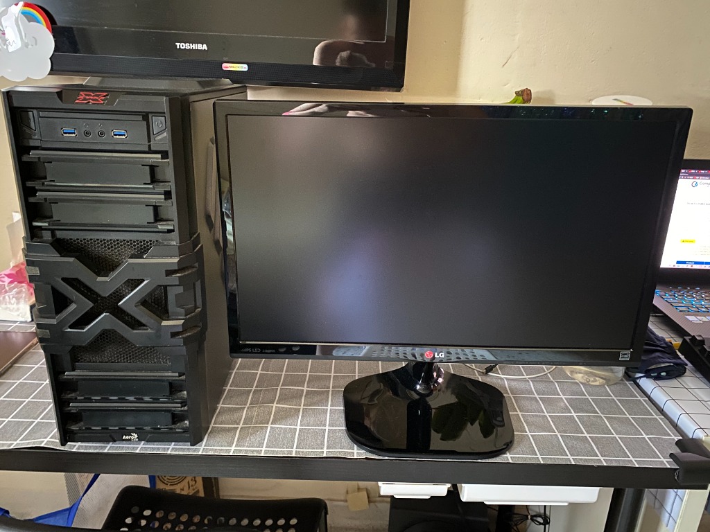 LG Monitor & Rig, Computers & Tech, Desktops on Carousell