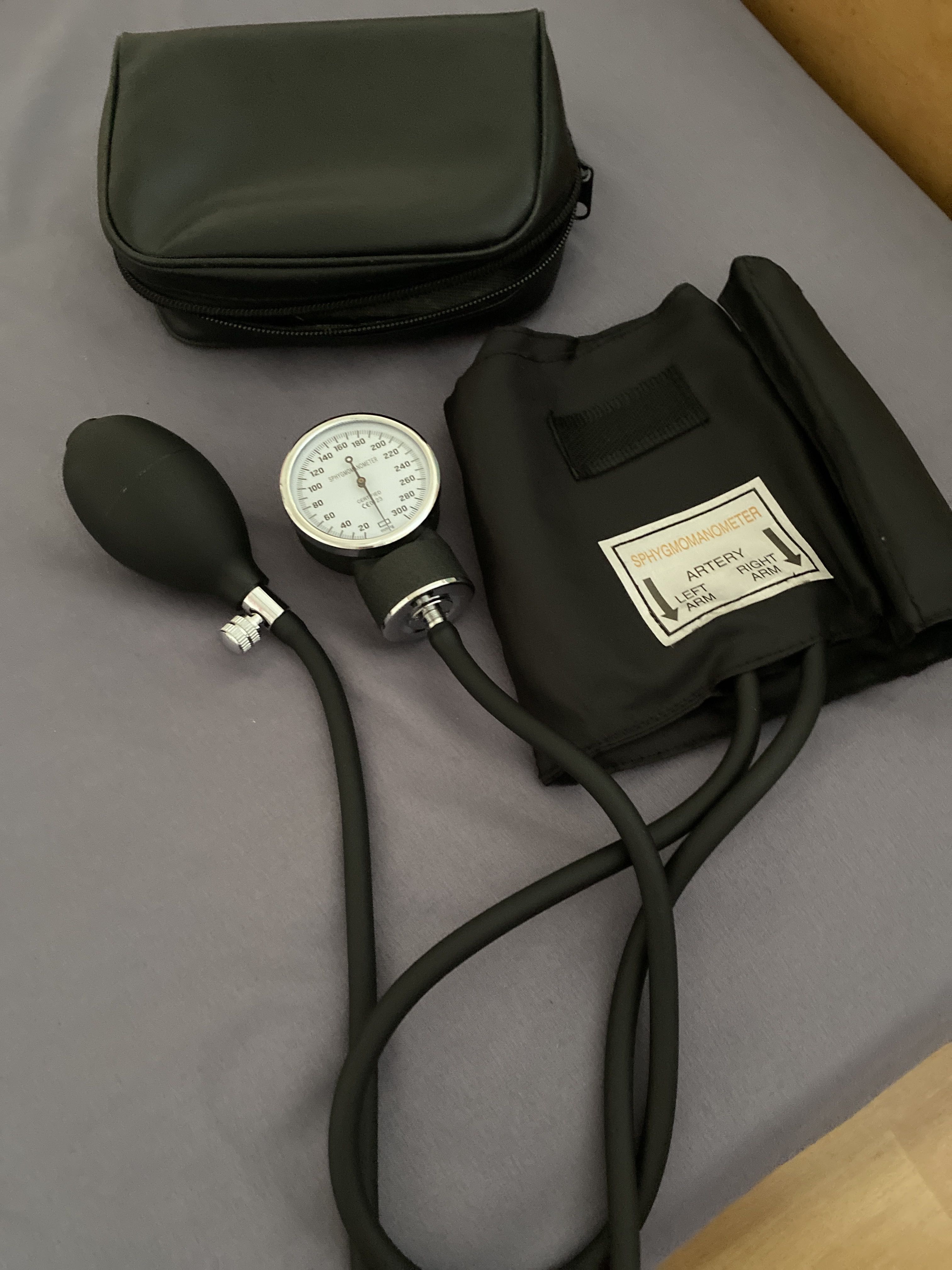 MEDPRO aneroid sphygmomanometer/manual blood pressure measurement set