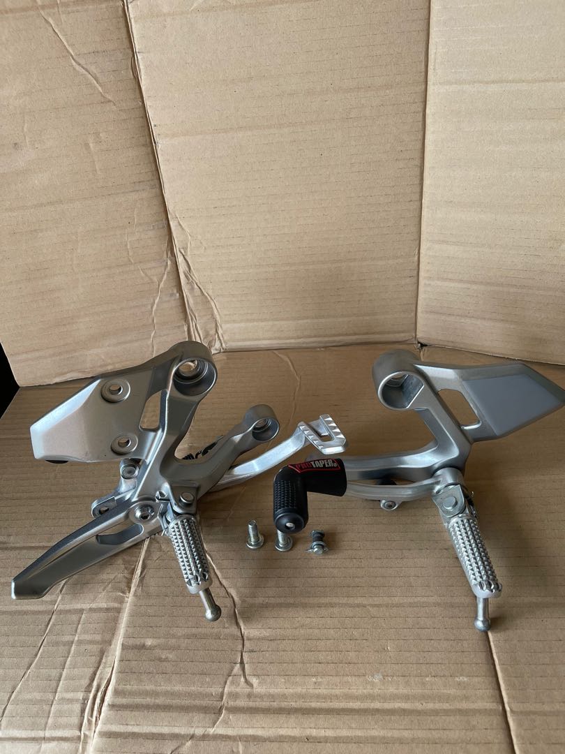 MT09 footrest original, Auto Accessories on Carousell