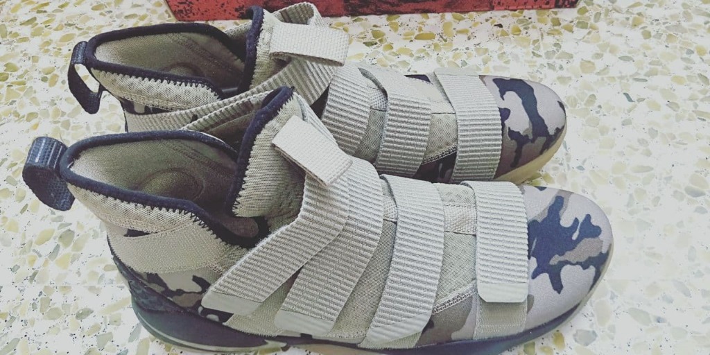 Willing to Nego Nike LeBron Zoom Soldier 11 Camo Men s Fashion