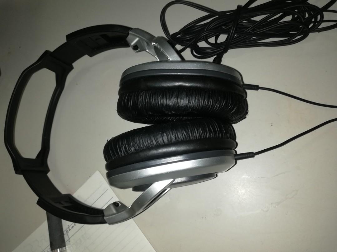 Panasonic ht260 headphones (Category: Headphones & Headsets) located in Paranaque City. Submitted by 4thestate.surplusan (Listing ID 1101354068, Image 1). Description: panasonic rp ht260 headphones condition: working. sounds great w lengthy cord, earcaps need replacement (tuklap) loc fourth est paranaque.