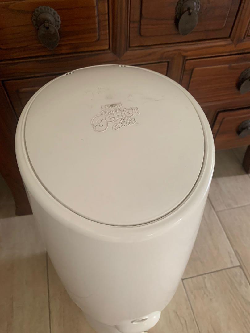 Playex Diaper Genie Elite 2 diaper can diaper waste bin, Babies & Kids
