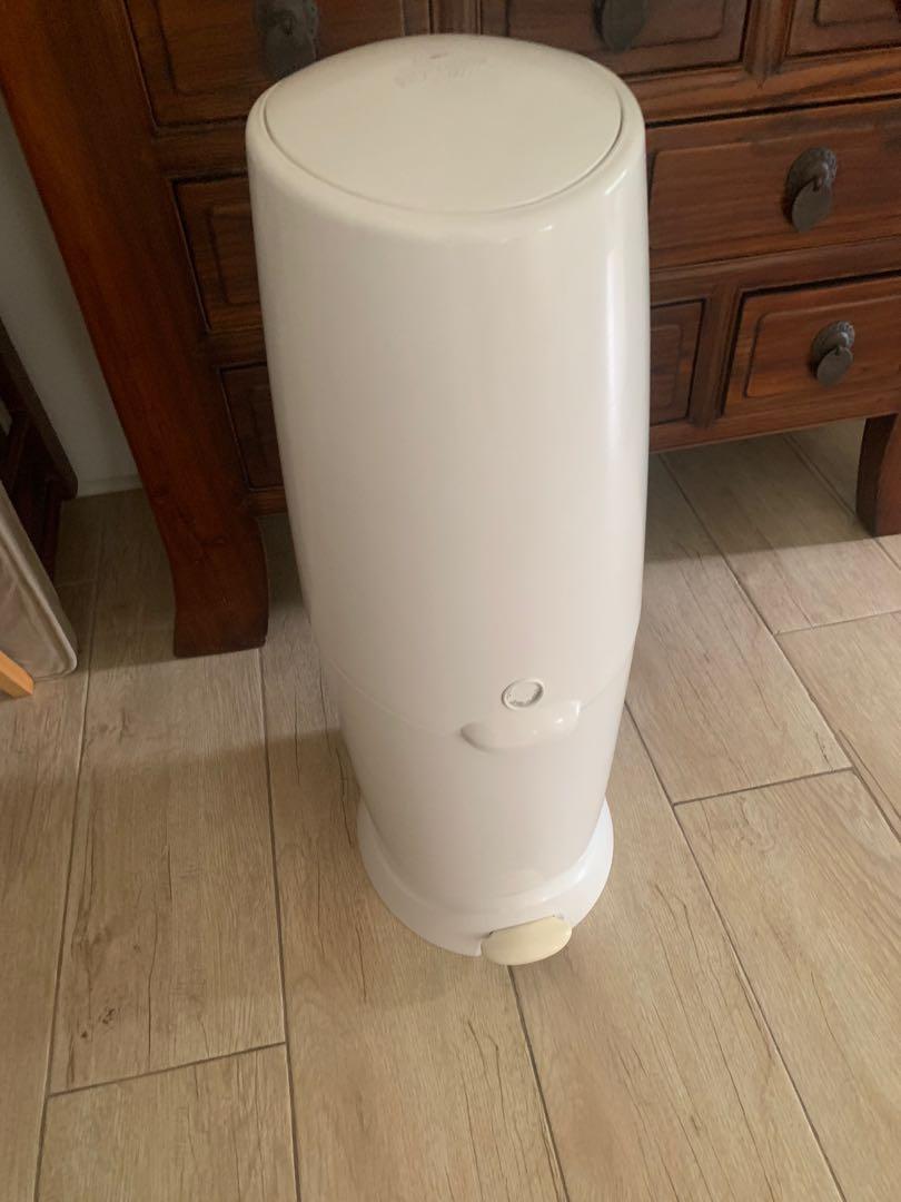 Playex Diaper Genie Elite 2 diaper can diaper waste bin, Babies & Kids