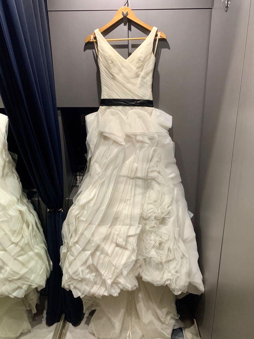 Pre Loved Iconic Vera Wang Wedding Gown Women s Fashion Dresses Sets Evening dresses gowns on Carousell