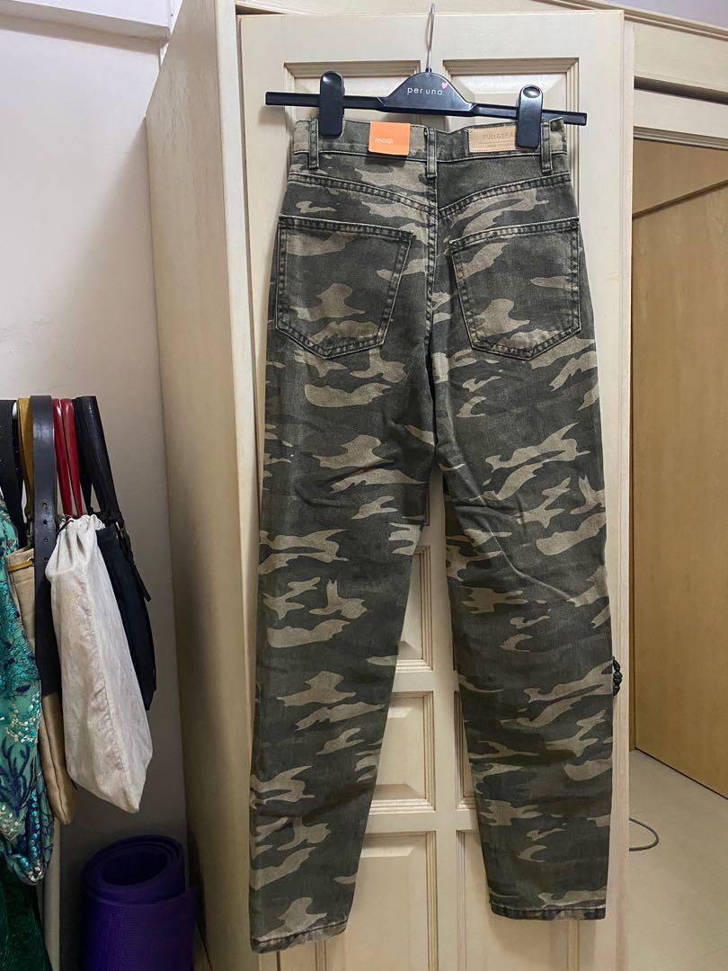 NEW Pull Bear Camo Mom Jeans Petite Women s Fashion Bottoms