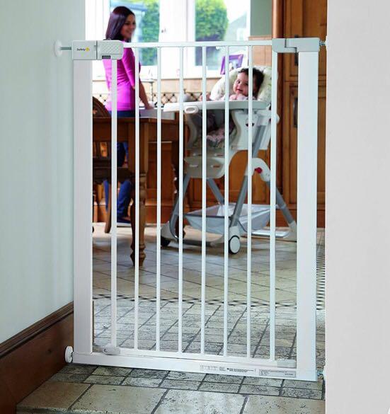 Safety 1st Baby Gate 2 Pack 73 7 96 5cm Wide 71cm High Babies Kids Baby Nursery Kids Furniture Safety Gates Locks Protectors On Carousell