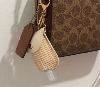 (Category: ) located in . Submitted by _hareemclothing_ (Listing ID 1101330862, Image 1). Description: .