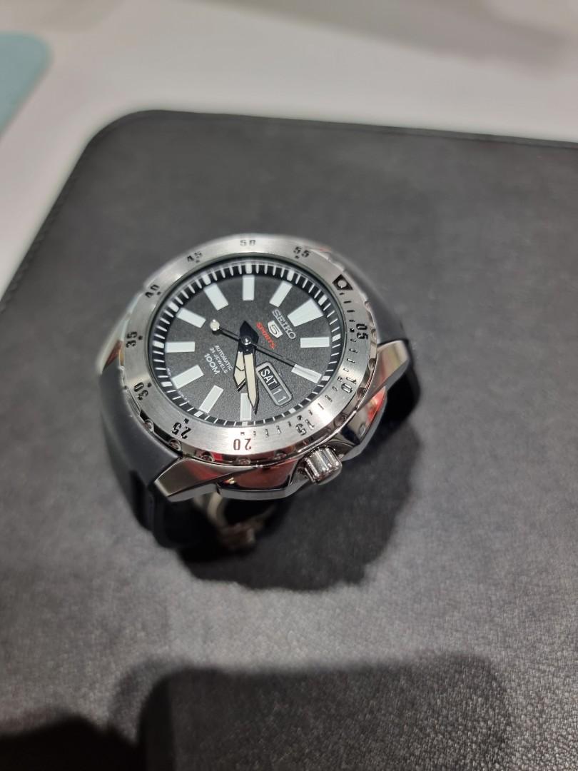 Seiko 5 SRP357 automatic driver s watch