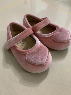 Sepatu anak Avenue Kids