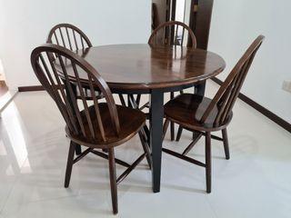 Solid Wood Round Dining Table with Chairs
